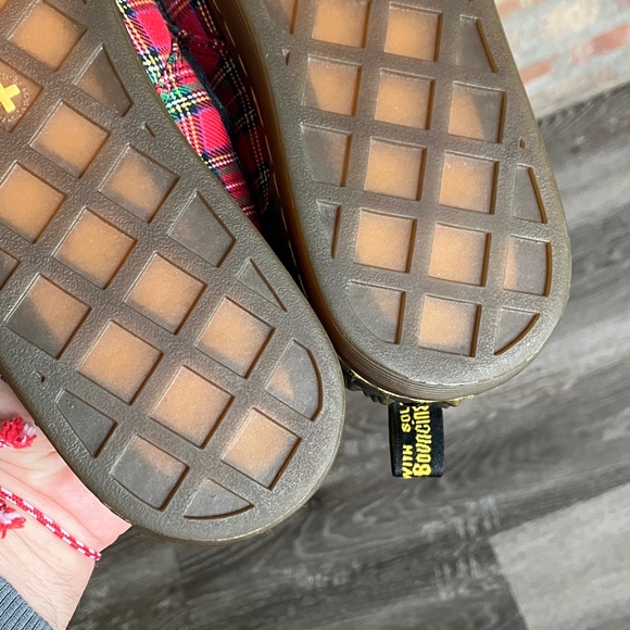 Dr. Martens Aldstud oxford shoe red tartan plaid pattern and gold stud - Picture 9 of 17